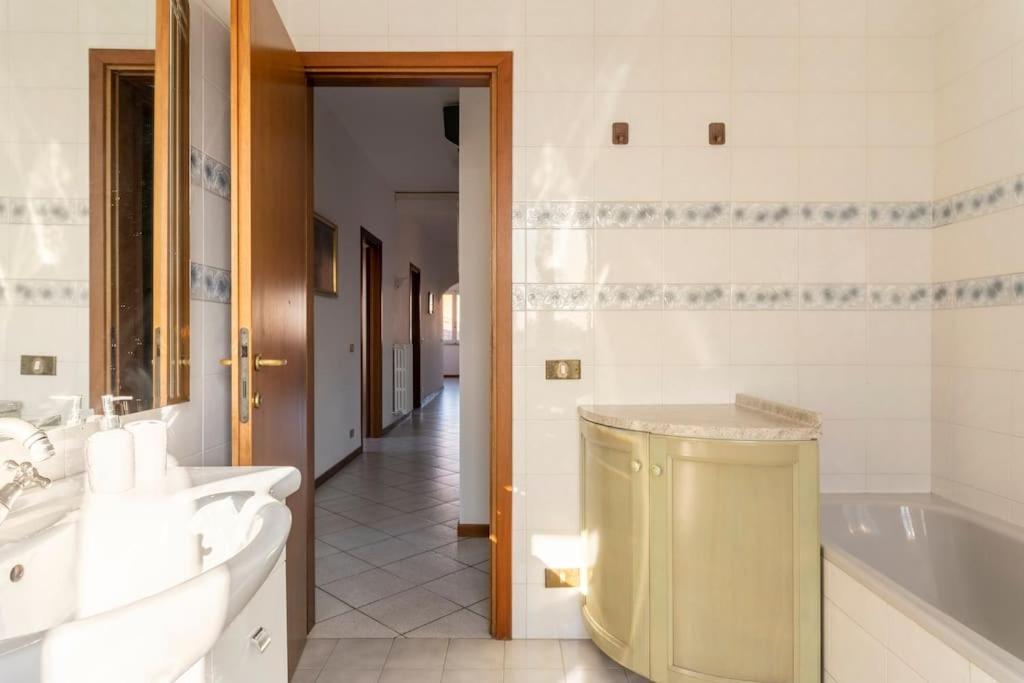 Chic Italian Escape - Casa Vacanze Lorusso 몬테카티니테르메 외부 사진